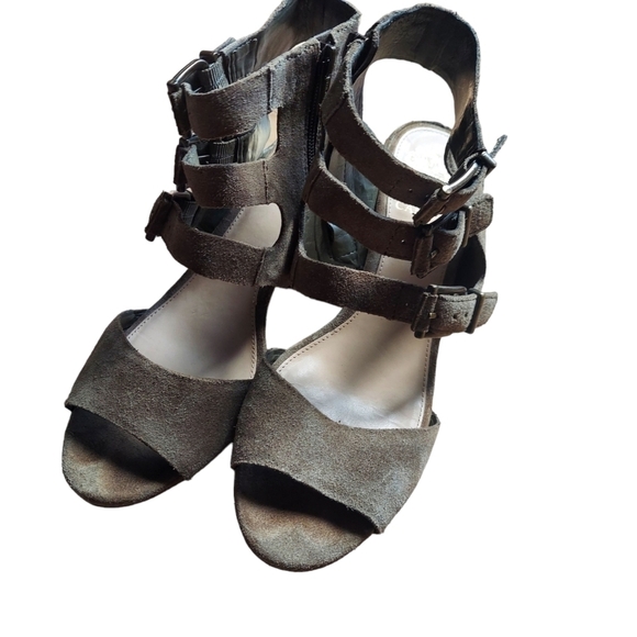 Vince Camuto Shoes - 9M Vince Camuto  suede Olive green heeled sandals